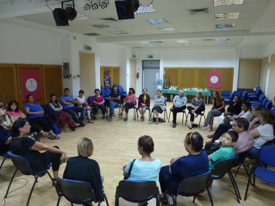 דיון בנושא המשפחה עם אורית מילשטיין צילום: בני חגאשי